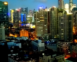 夜色阑珊