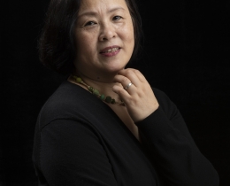 女邻居的传统风格肖像