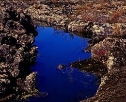 火山岩上