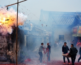 爆竹迎新春