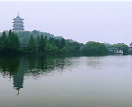 雷峰晨照